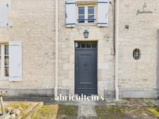 CHARENTAISE AUX BEAUX VOLUMES - VILLENEUVE LA COMTESSE