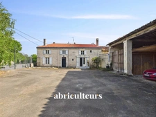 CHARENTAISE AUX BEAUX VOLUMES<span></span>VILLENEUVE LA COMTESSE