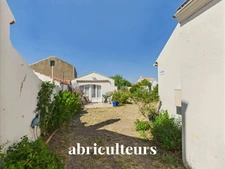 BIENS A VENDRE SUR TERRAIN CLOTURE - CENTRE VILLE - LA BARRE DE MONTS