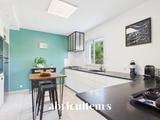 Maison familiale avec jardin et terrasse en vente à Mûrs-Erigné 49610