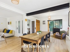 Maison familiale avec jardin et terrasse en vente à Mûrs-Erigné 49610
