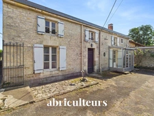 CHARENTAISE AUX BEAUX VOLUMES<span></span>VILLENEUVE LA COMTESSE