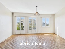 AU 3EME ETAGE<span></span>APPARTEMENT LUMINEUX<span></span>CENTRE VILLE SAINT NAZAIRE