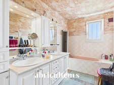 MAISON DE PLAIN-PIED<span></span>DEPENDANCES<span></span>GRAND TERRAIN<span></span>TELOCHE