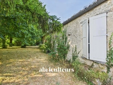 CHARENTAISE AUX BEAUX VOLUMES<span></span>VILLENEUVE LA COMTESSE