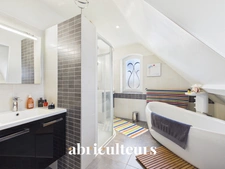 Maison familiale avec jardin et terrasse en vente à Mûrs-Erigné 49610