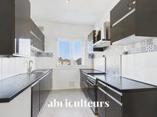 AU 3EME ETAGE<span></span>APPARTEMENT LUMINEUX<span></span>CENTRE VILLE SAINT NAZAIRE