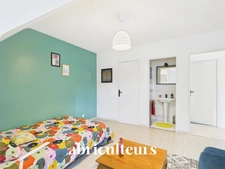 Maison familiale avec jardin et terrasse en vente à Mûrs-Erigné 49610