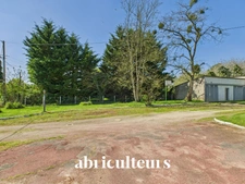 MAISON DE PLAIN-PIED<span></span>DEPENDANCES<span></span>GRAND TERRAIN<span></span>TELOCHE