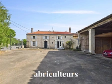 CHARENTAISE AUX BEAUX VOLUMES<span></span>VILLENEUVE LA COMTESSE