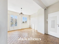 AU 3EME ETAGE<span></span>APPARTEMENT LUMINEUX<span></span>CENTRE VILLE SAINT NAZAIRE