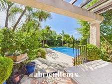 Maison en ville avec piscine et jardin<span></span>La Colle-sur-Loup<span></span>5 chambres<span></span>276 m2