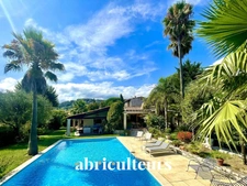 Maison en ville avec piscine et jardin<span></span>La Colle-sur-Loup<span></span>5 chambres<span></span>276 m2