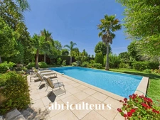 Maison en ville avec piscine et jardin<span></span>La Colle-sur-Loup<span></span>5 chambres<span></span>276 m2