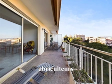 EXCLUSIVITE - APPARTEMENT T3 DE 58 m2 - ANTIBES LES BASTIDES - VUE EXCEPTIONNELLE