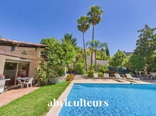 Maison en ville avec piscine et jardin<span></span>La Colle-sur-Loup<span></span>5 chambres<span></span>276 m2