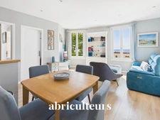 Charmant appartement 3 pièces de 38 m²<span></span>Entièrement rénové<span></span>Vue mer dégagée<span></span>Nice Mont Boron