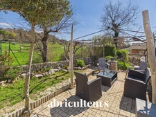Maison familiale coup de cœur de 150 m² avec piscine sur 1 200 m² de terrain plat arboré - Callian