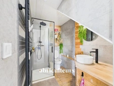 Villa rénovée de 150 m² – 4 chambres – Terrain paysager 1413 m² avec piscine – Callian