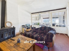 Bel appartement ancien de 68 m² avec extérieurs – Cœur du village de Fayence