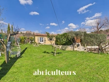 Maison familiale coup de cœur de 150 m² avec piscine sur 1 200 m² de terrain plat arboré - Callian