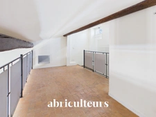 Lumineux appartement 2 pièces de 40 m² Carrez – 54 m² habitables – Dernier étage – Centre historique de Grasse