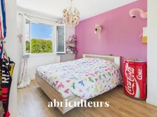 Villa rénovée de 150 m²<span></span>4 chambres<span></span>Terrain paysager 1413 m² avec piscine<span></span>Callian