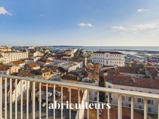 Penthouse d’exception – 3 pièces de 78 m² – Dernier étage avec terrasses – Cannes Banane, face au Vieux Port