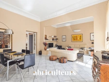 Superbe appartement traversant rénové en vente À 30 mètres du Port de Nice (06300)
