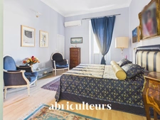 Superbe appartement traversant rénové de 136,81 m² – Trois balcons – Garage – À 30 mètres du Port de Nice
