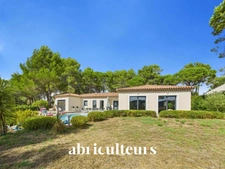 Belle villa contemporaine/vue panoramique en vente à Bagnols-en-Forêt (83600)