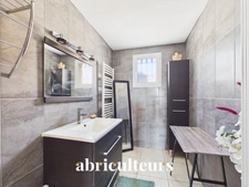 Maison familiale coup de cœur de 150 m² avec piscine sur 1 200 m² de terrain plat arboré - Callian