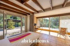 Maison familiale à fort potentiel de 150 m² – Vue panoramique – Piscine et jardin arboré – Seillans