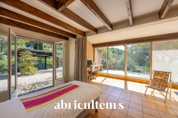 Maison familiale à fort potentiel de 150 m²<span></span>Vue panoramique<span></span>Piscine et jardin arboré<span></span>Seillans