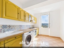 À louer<span></span>Appartement 3 pièces de 65 m²<span></span>Cœur du village de Callian