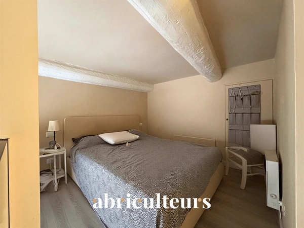 Charmant studio duplex rénové de 29,9 m²<span></span>Emplacement exceptionnel<span></span>Place Masséna, Nice