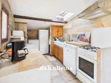 Bel appartement ancien de 68 m² avec extérieurs – Cœur du village de Fayence