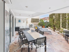Spacieux appartement de 144 m² avec terrasse de plain-pied 50 m²<span></span>Cannes Centre (La Banane)