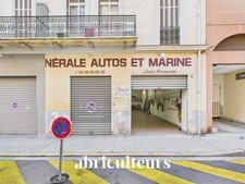 Local commercial spacieux de 130 m²<span></span>Port de Nice / Garibaldi<span></span>2 accès véhicules