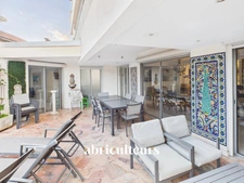 Spacieux appartement de 144 m² avec terrasse de plain-pied 50 m² – Cannes Centre (La Banane)