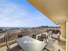 Penthouse d’exception – 3 pièces de 78 m² – Dernier étage avec terrasses – Cannes Banane, face au Vieux Port