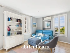 Charmant appartement 3 pièces de 39 m² – Entièrement rénové – Vue mer dégagée – Nice Mont Boron