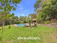 Mas d’exception signé – 300 m² – Domaine confidentiel de 1 hectare – Saint-Raphaël