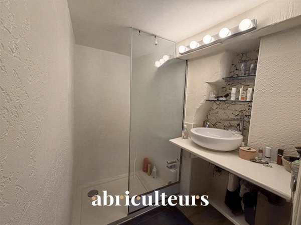 Charmant studio duplex rénové de 29,9 m²<span></span>Emplacement exceptionnel<span></span>Place Masséna, Nice