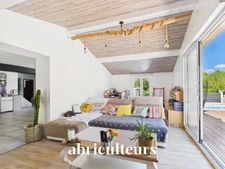 Villa rénovée de 150 m²<span></span>4 chambres<span></span>Terrain paysager 1413 m² avec piscine<span></span>Callian