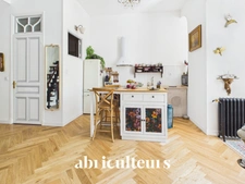 Loft de caractère de 66 m² – Plein sud sur jardin – Palais niçois