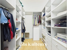 Superbe appartement traversant rénové de 136,81 m² – Trois balcons – Garage – À 30 mètres du Port de Nice