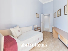 Superbe appartement traversant rénové de 136,81 m² – Trois balcons – Garage – À 30 mètres du Port de Nice