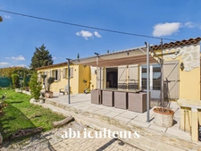 Maison familiale coup de cœur de 150 m² avec piscine sur 1 200 m² de terrain plat arboré - Callian