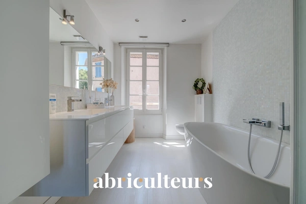 Spacieux appartement traversant de 103,72 m²<span></span>3 chambres<span></span>Montauroux